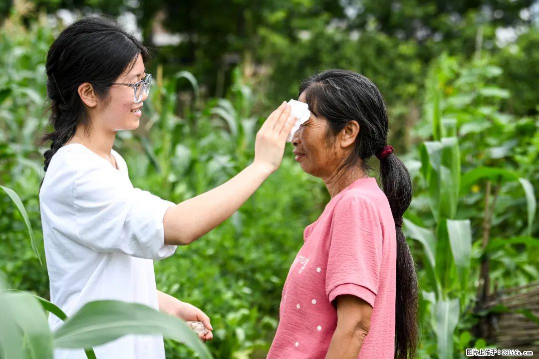 全网追的“扁担女孩”,找了一份暑假工,时薪12元 - 三亚生活资讯 - 三亚28生活网 sanya.28life.com